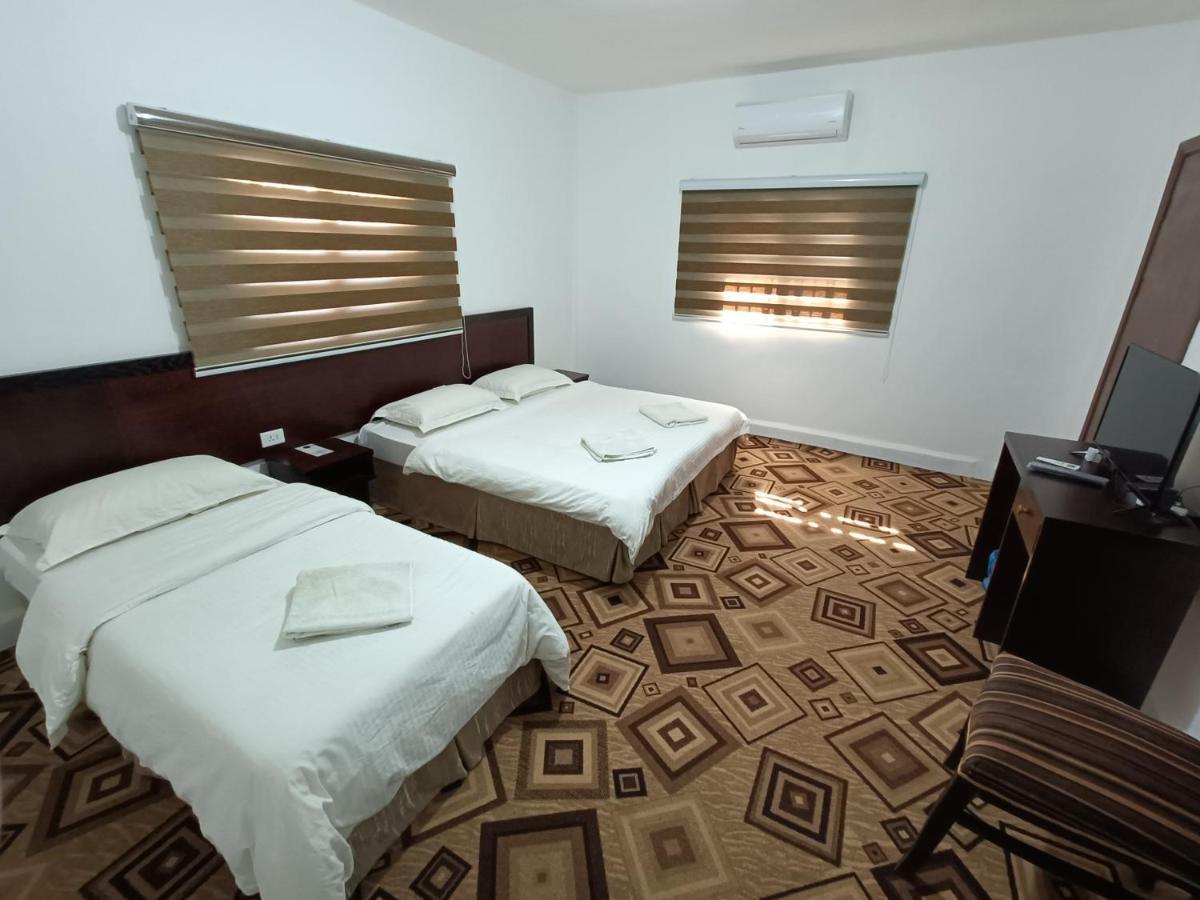 Happy Night Hostel Ουάντι Μούσα Εξωτερικό φωτογραφία